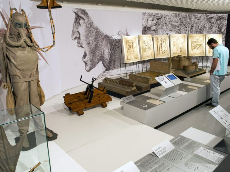 O gnio de Da Vinci no Porto. Mquinas, engenhos e desenhos expostas na Alfndega